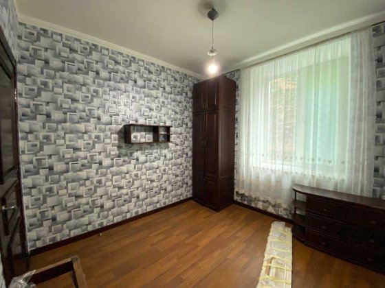 Продаётся 2-комнатная  «сталинка» на ЮГОКе, пр. Южный Кривой Рог