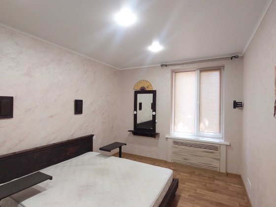 Продється двокімнатна квартира на 96 кварт. 2/4 Кривой Рог