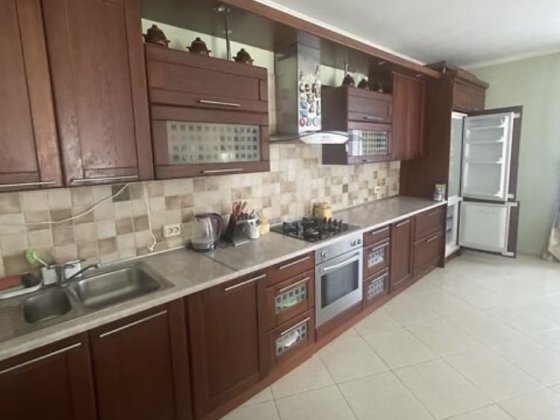 Продається 4-ох кімнатна квартира,р-н Дружба, вул.Миру Тернополь