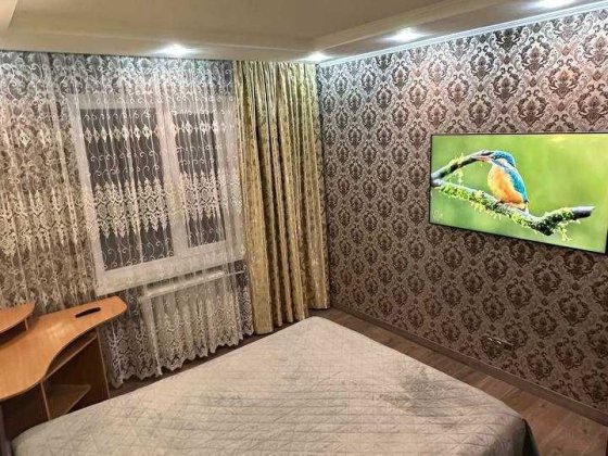 Прямий продаж квартири на Садах - 1, середній поверх, не кутова. Полтава