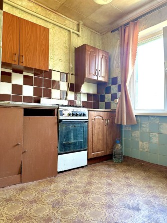 2--х 44 квартал, ул Калантая, 22,  не угл, пристр балкон, погреб - фото 1