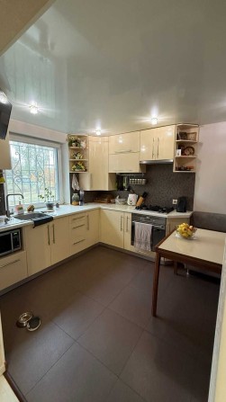 Продам 4к квартиру з євроремонтом, 86 кв.м, кімнати роздільні, КОТЕЛ - фото 1