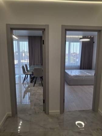 1 кімнатна квартира в новобудові з ремонтом , меблями та технікою - фото 1