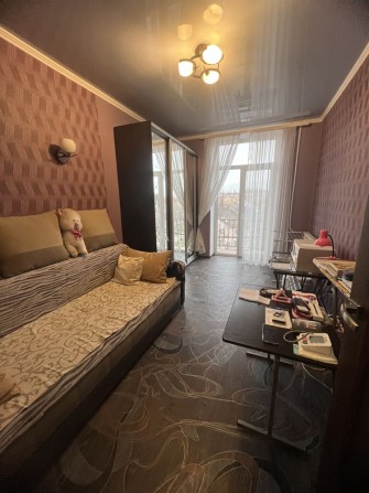 Продается 3-х ком сталинка в центре 96 квартала - фото 1