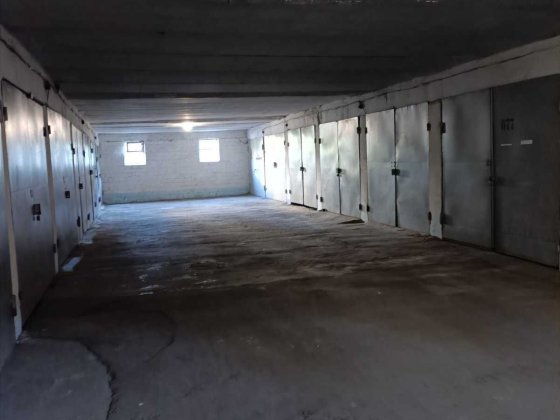 Затишний гараж-паркінг поряд м. Звіринецька; зимою без криги та снігу! Киев