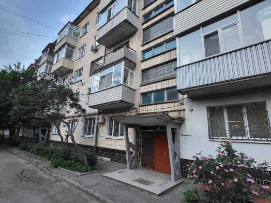 Терміново! Простора 2 кімнатна обкомівська квартира. Суми