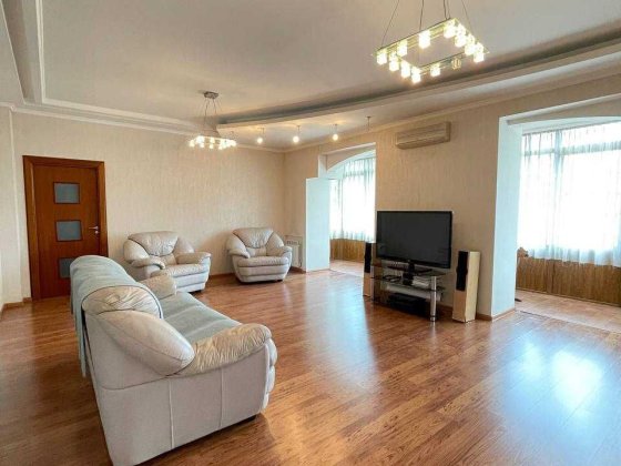 Продаємо унікальну квартиру в центрі Кривого Рога Кривий Ріг