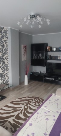 Продам 3 комнатную квартиру на Космонавтов - фото 1