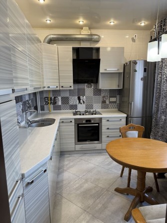 Шакарная 3-х комнатная сталинка 97 квартал - фото 1