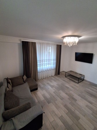 Продається 2-х кімнатна новобудова з євроремонтом - фото 1