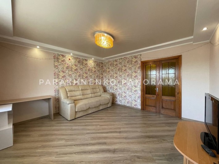 Світла 3-кімнатна в цегляному будинку, Герасима Кондратьєва - фото 1