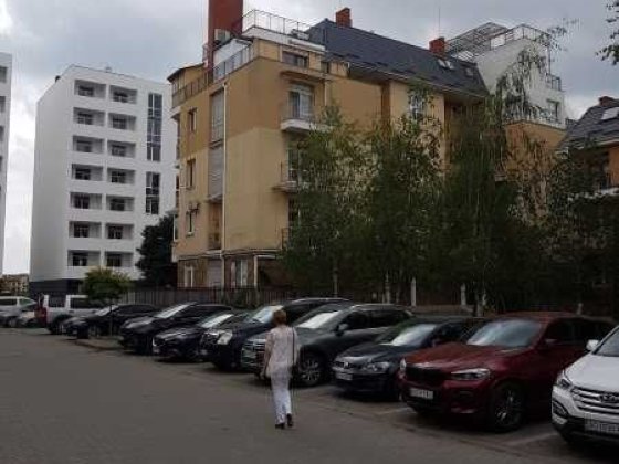 Продаж квартири з розстрочкою платежу в "Боздош Еліт” Ужгород