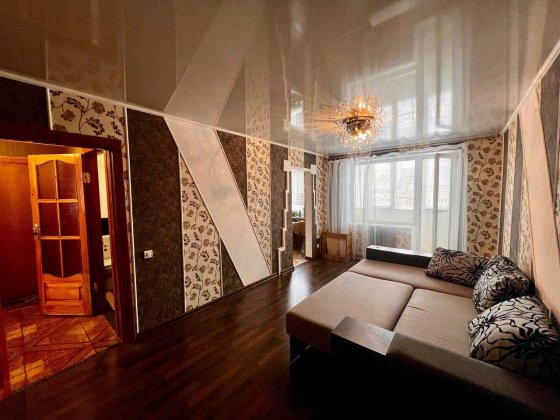 Продається 3-кімнатна з меблями та технікою (р-н парку Казка) Сумы