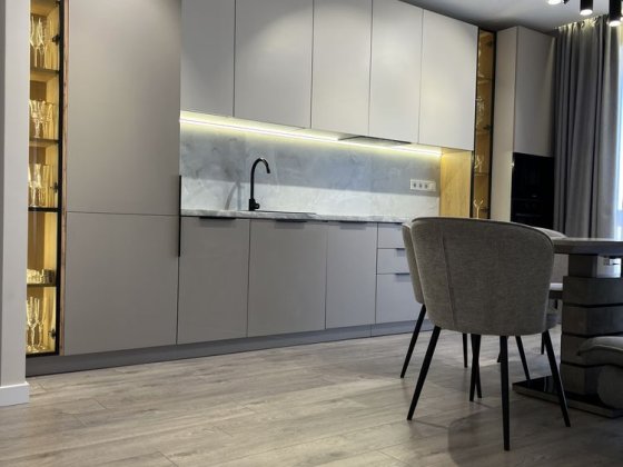 Продається красива 2 кімнатна West Towers Ужгород