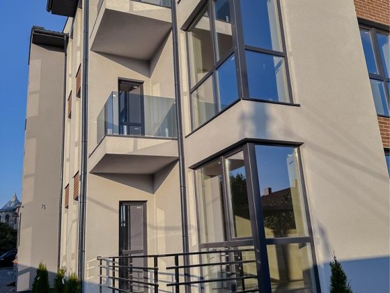 2 кімнати + кухня студія, клубний будинок з панорамними вікнами Рівне