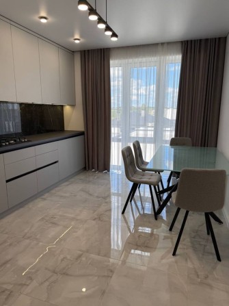 Однокімнатна квартира з ремонтом на Щасливому - фото 1