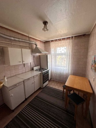 Продаж 2-кімнатної вул. Металургів (біля FoodHouse). ЦЕГЛА - фото 1