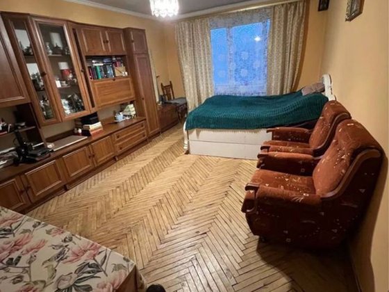 Продається 1-кімнатна чешка на Героїв Майдану Черновцы