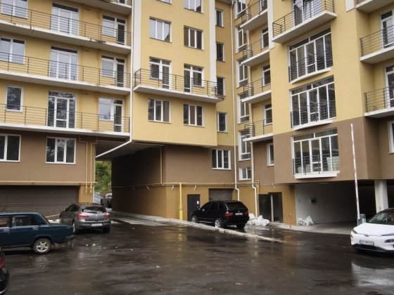 Продається 2к новобудова по вул Українська Чернівці