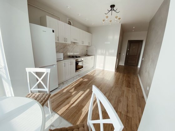 Продаж 2-кімнатної квартири в ЖК “На Щасливому” з видом на озеро! Ровно