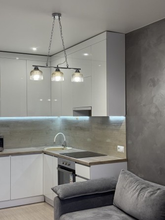 Сучасна квартира на Боголюбова, 2 поверх, вигляд на озеро - фото 1