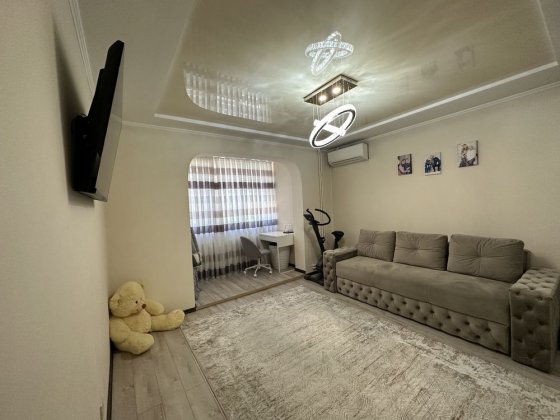 Продається 3-кім. квартира на бульварі Героїв Крут Черновцы