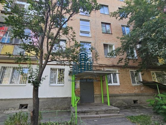 Поспішайте, ціна знижена! Продажа 4 к.кв. на подолі під ремонт! Полтава