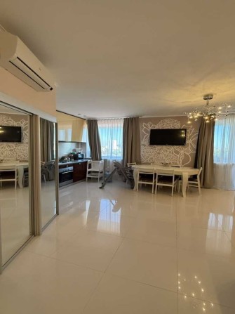 Елегантна 3-кімнатна на Соборності - фото 1