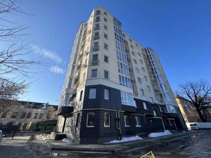 Продам трикімнатну квартиру в центрі міста, новобудова - фото 1