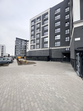 Продаж простороі квартири - вигляд на озеро - фото 1