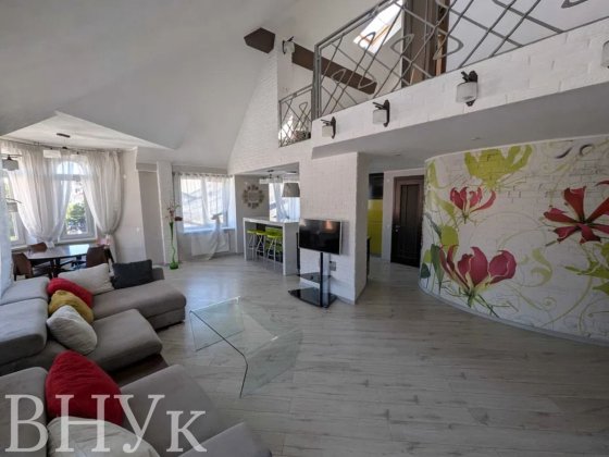 Квартира в самому серці міста –  біля Театральної площі. Тернополь