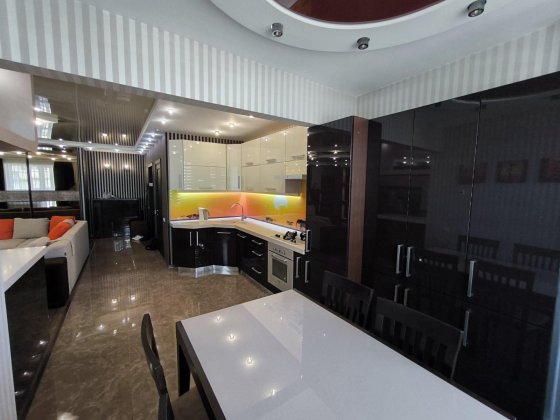 3-к, вул. О.Бідного, 20, Левада Полтава