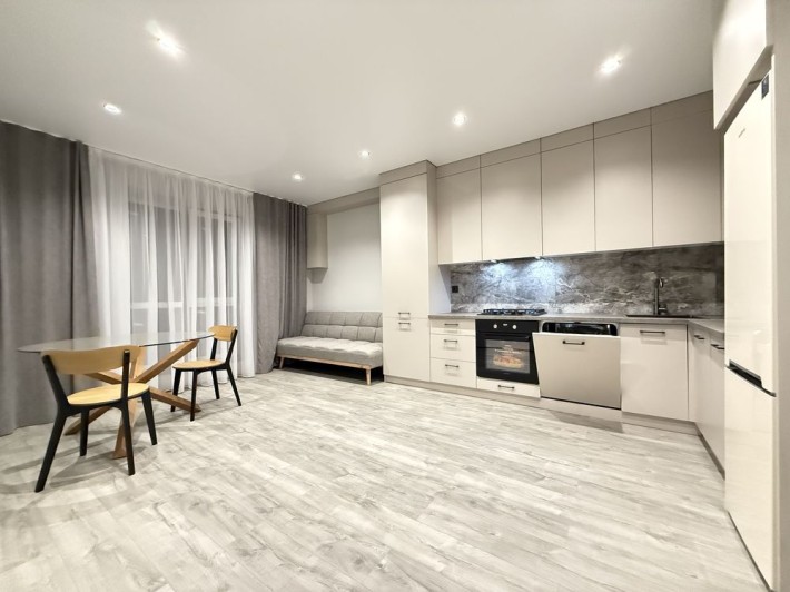 1-Кімнатна «На Щасливому» з Ремонтом! - фото 1