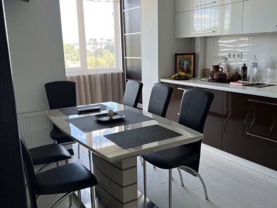 Двокімнатна центр Ровно