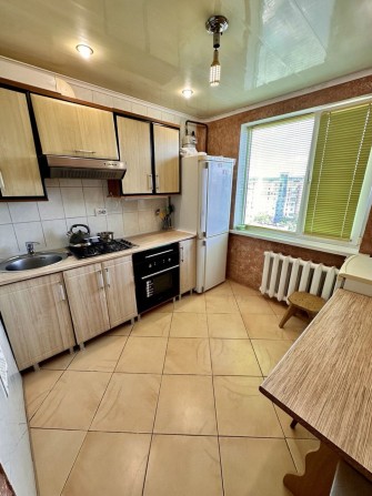 ТРИКІМНАТНА з ремонтом на Мотелі! Покращене планування - фото 1