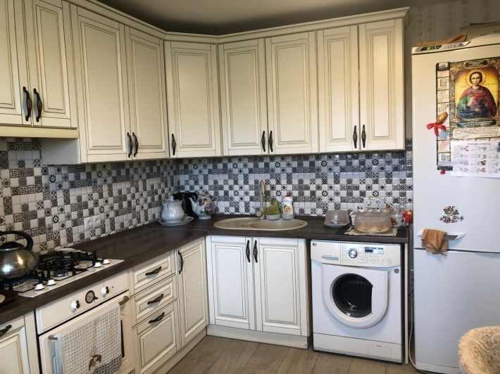 Продам 3 кімнатну квартиру.Капітальний ремонт ,80 кв м - фото 1