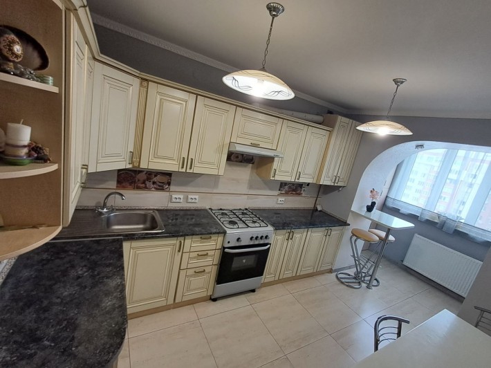 Продається 3 кімнатна квартира по вул Галицька - фото 1