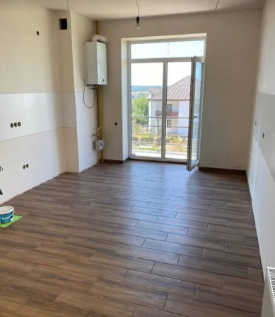 Продаж 2к квартири 77.4 кв. м на вул. Далека - фото 1