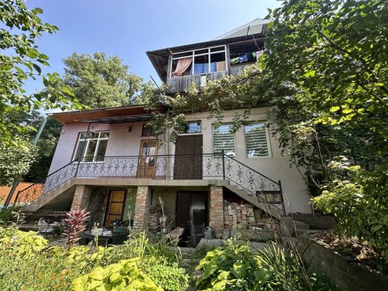 Продаж 3-кімнатної квартири (вул. М. Некрасова) Черновцы