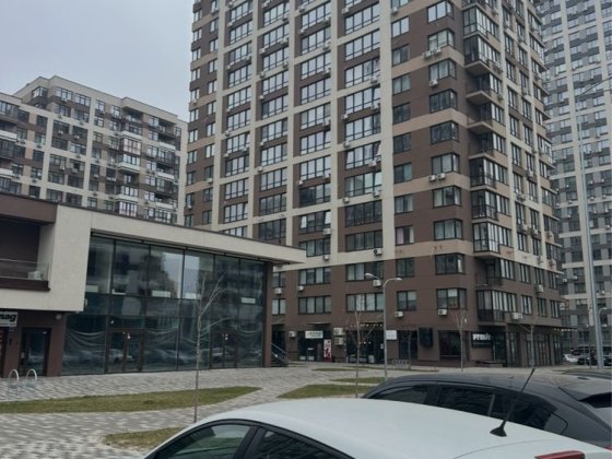 Продам 2 комнатную ЖК «Варшавский» вул. Олександра Олеся 6а Киев