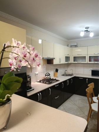 Продається 2 кімнатна квартира по вул. Лучаківського - фото 1