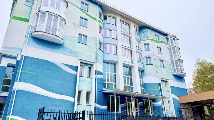 Єдина пропозиція: 2к кв майже в ЦЕНТРІ міста! Закрита територія! - фото 1