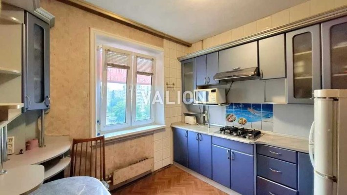 Продаж 2к квартири, просп. Бажана 5а, метро Харківська - фото 1