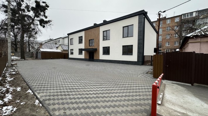 Квартира власник Продаж 47М2 ,ЦЕНТР паркомісце+зарядка в ПОДАРУНОК - фото 1