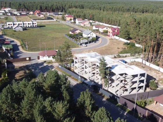 Продаж 1 кім оселі в клубному будинку в оточенні лісу, метро Лісова Киев