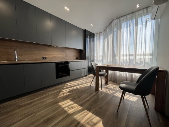 Грушевського 110  Центр Черкаси