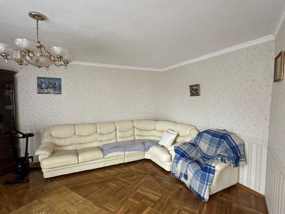 RLT I01 Продам 4 кімнатну квартиру в районі Льотного училища Чернигов