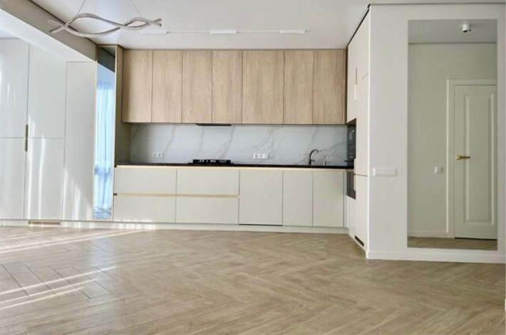 Продається сучасна квартира в цегляному будинку, еовобудова - фото 1