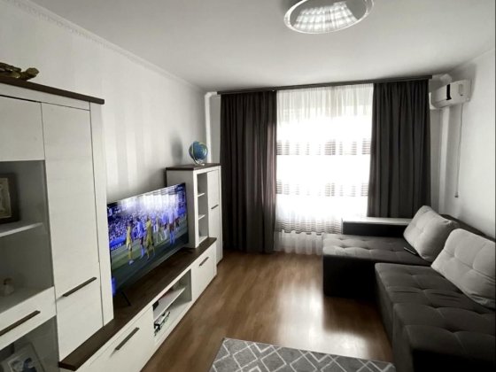 Якісний ремонт! Затишна 2-кімнатна квартира 56 м² Червоної Калини 93-А Киев