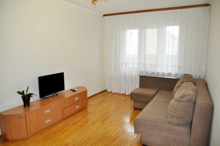 Продаж 2-кімнатної квартири вул. С. Олійника - фото 1